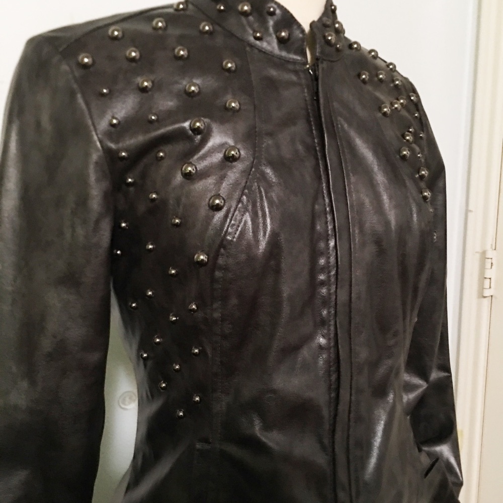 V Cristian faux leather gray studs sz. M